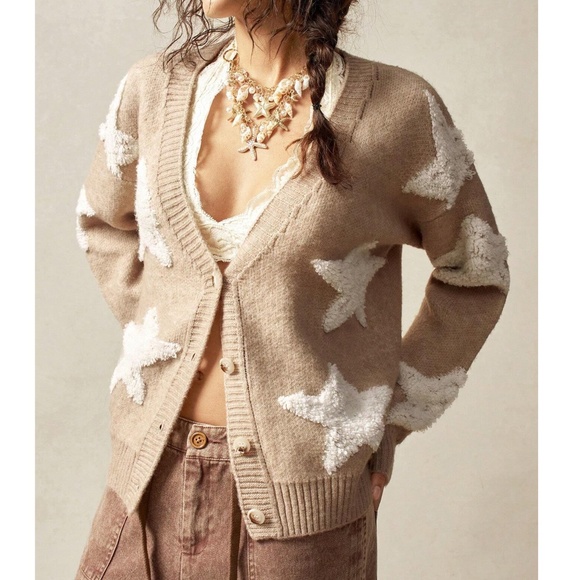 Cozy Fuzzy Star Print Button Down Loose Fit Cardigan - Picture 6 of 7